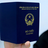 Bộ trưởng Công an: Về lâu dài sẽ sửa mẫu hộ chiếu, bổ sung ‘nơi sinh’