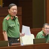 Bộ trưởng Tô Lâm: Không có chủ trương thu hộ khẩu để làm khó người dân