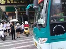 Bé 9 tuổi trộm xe buýt tung hoành khắp đường phố