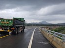 Xe chạy vun vút trên cao tốc chưa thông xe bất chấp biển cấm