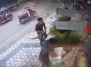 Đồng Nai: 'Khủng bố' bằng vòng hoa tang, đâm gục người ở chợ
