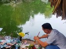 Đồng Nai: Đi ăn cùng gia đình, cháu bé rơi xuống ao tử vong