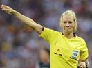 Nữ sĩ quan cảnh sát trở thành trọng tài ở Bundesliga
