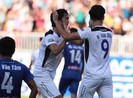 Văn Toàn 'dọn cỗ' cho Tuấn Anh ghi bàn đầu mùa giải