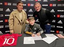 Rooney con ký hợp đồng với MU