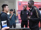 Lời xin lỗi ‘hoang dã’ như cách sút của Mansaray