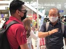 HLV Kiatisak mời thầy Park lên phố núi