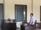 Cuối năm, bị cáo ra tòa khóc tu tu...