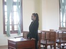 Ca sĩ Nhật Kim Anh khóc khi được tòa chấp nhận quyền nuôi con
