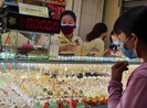 Nhà đầu tư vàng lớn nhất thế giới tiếp tục xả hàng