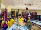 Kim cương, vàng, bạc giảm giá dịp 8-3