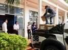 Trao tặng 12.000 chai rửa tay sát khuẩn cho học sinh