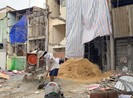 Xuất hiện nhiều căn nhà 'siêu nhỏ' cạnh metro 2