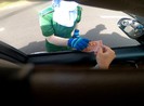 Các chiêu thu phí đỗ xe lòng đường để bỏ túi riêng