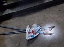 2 thanh niên xăm trổ cầm 4 con dao phóng lợn qua chốt COVID-19