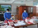 Bắt giam hiệu phó nhận tiền của học sinh để mua bằng giả