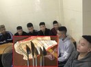 Triệu tập 7 thiếu niên cầm dao phóng lợn đánh nhau trên phố