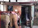 Bé gái 12 tuổi bị bạo hành, mẹ nói 'chỉ muốn dạy dỗ ngoan hơn'