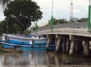 Con tàu 8 tỉ đồng đã vượt qua được gầm cầu Trần Hưng Đạo