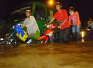 TP.HCM: Mưa lớn, nhiều nơi ngập nặng