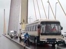 Chủ tịch nước gửi thư khen cán bộ che gió cho dân qua cầu