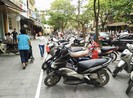Hà Nội cho xén vỉa hè làm bãi giữ xe