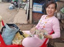Ngôi chợ biên giới đầy ắp yêu thương