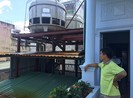 Mất ngủ vì tiếng ồn từ cơ sở sản xuất nước đá