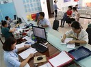 Dân gọi điện lên phường đặt lịch làm việc