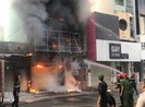 71 chiến sĩ dập lửa, cứu thai phụ mắc kẹt trong nhà bốn tầng