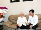 Ông Võ Văn Thưởng thăm thầy thuốc nhân dân Đoàn Thúy Ba