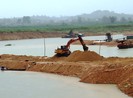 Ngang nhiên đắp đê ngăn sông khai thác cát