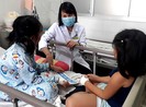Vụ học sinh nghi ngộ độc: Bánh su kem là thủ phạm?