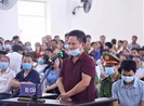 Chủ quán bắt khách quỳ bị 1 năm tù