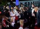 Không tranh luận, 2 ông Trump - Biden ‘họp kiểu làng xã’