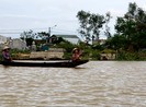 ‘Sáng nay, nước lại dâng cao…’