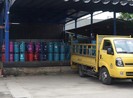 Video: Mối lo cháy nổ từ kho gas nằm giữa khu dân cư
