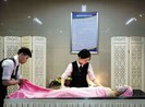 Dịch vụ làm đẹp, massage cho người chết 'gây sốt'