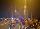 Quảng Nam: Hàng trăm người tập trung xem tìm người nhảy cầu