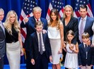 Báo Mỹ: Ông Trump muốn ân xá 3 con, rể, luật sư riêng