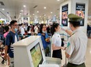 'Giải cứu' tạm thời ùn tắc tại sân bay Tân Sơn Nhất