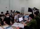 Dân đi làm CCCD qua đêm được coi tivi, ăn trái cây miễn phí