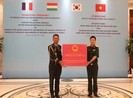 VN trao tặng quân đội Pháp, Hàn Quốc vật tư y tế chống dịch