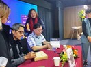Người Hà Nội vượt lạnh đến xin chữ ký nhà văn Nguyễn Nhật Ánh