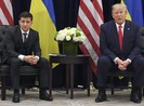 Giữa bão điều tra luận tội, Mỹ công bố viện trợ cho Kiev