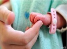 Trẻ sơ sinh đầu tiên tại Mỹ tử vong vì COVID-19