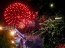 Pháo hoa tưng bừng đón chào năm 2021