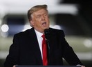Bị cấm Twitter cá nhân, ông Trump dùng tài khoản chính phủ