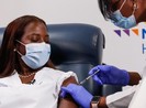 Vẫn có thể nhiễm COVID-19 dù đã được tiêm vaccine