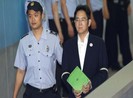 ‘Thái tử’ Samsung Lee Jae-yong nhận án 30 tháng tù giam